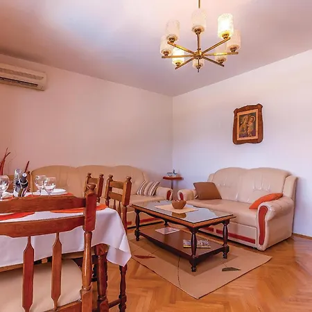 Amazing In Crikvenica With Wifi